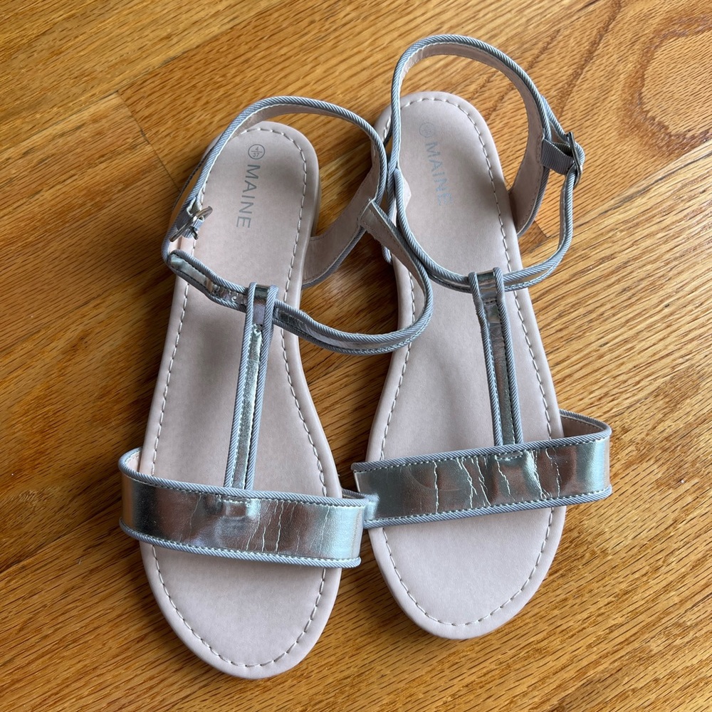 New silver sandals size 4